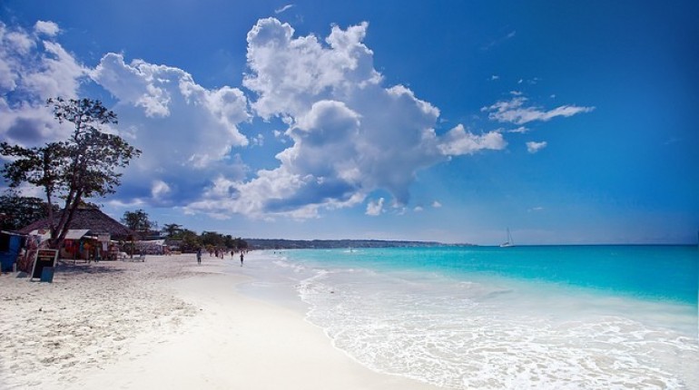 Семимильный пляж на Ямайке