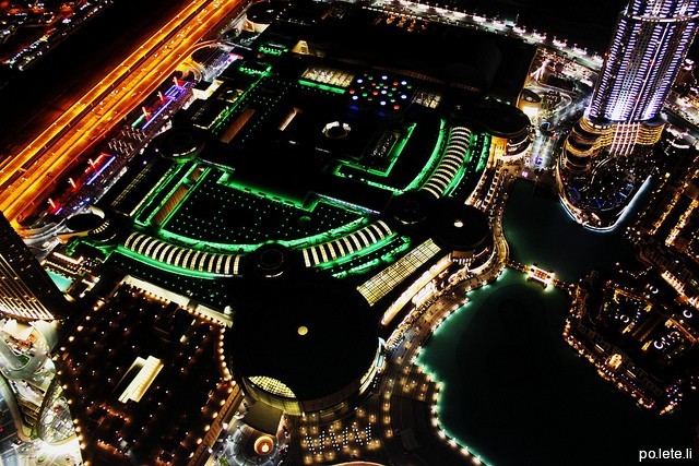 Вид на ночной Дубай с Бурдж Халифа