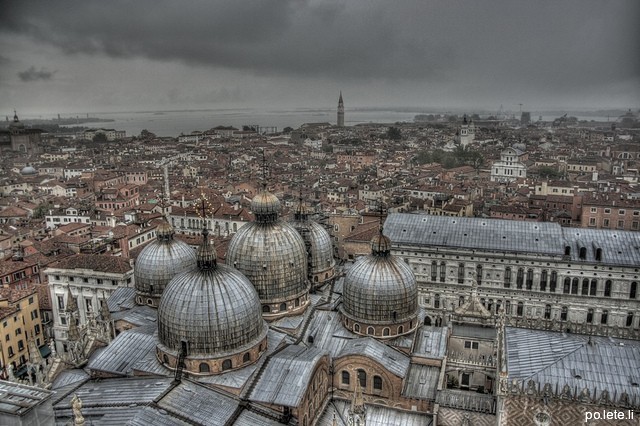 Вид на Венецию и купола собора Сан Марко