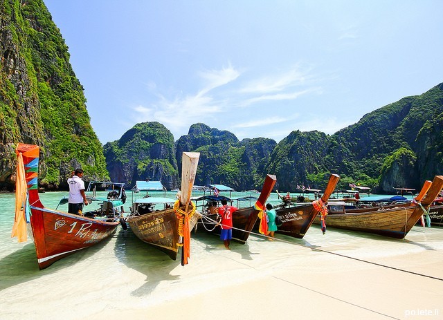 Лодки на Пхи-Пхи в Тайланде