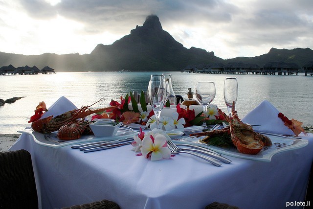 Романтический ужин на острове Бора-Бора