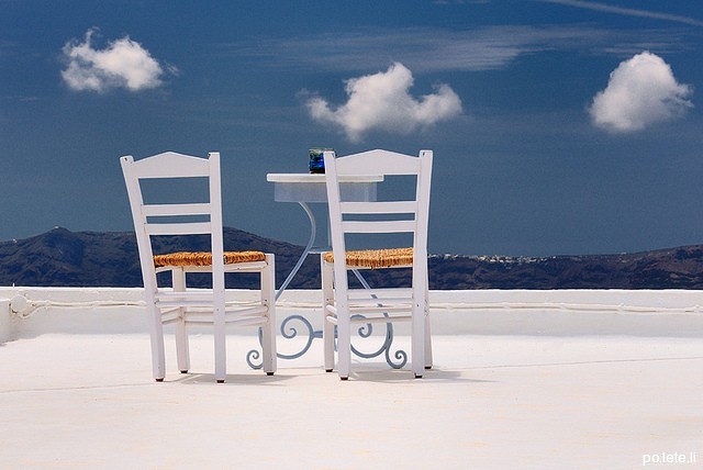 Два стула в Санторини
